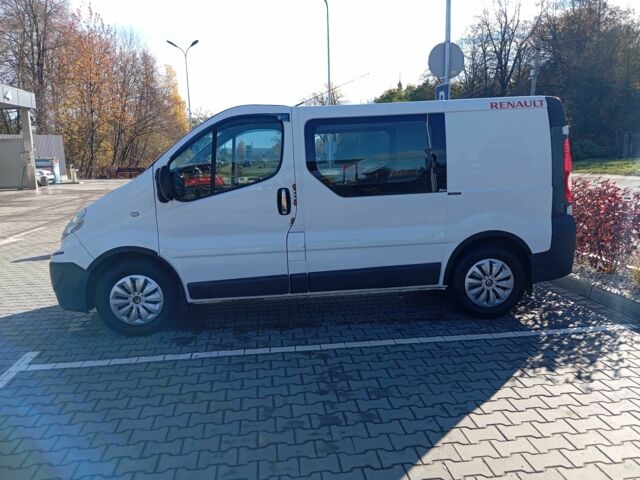 Белый Рено Трафик, объемом двигателя 2 л и пробегом 280 тыс. км за 8267 $, фото 9 на Automoto.ua