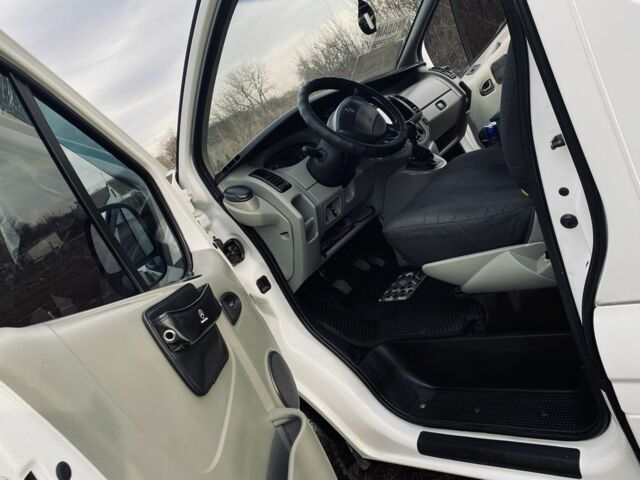 Рено Трафик 2008 в Березань на Automoto.ua Белый Рено Трафик, объемом двигателя 2 л и пробегом 254 тыс. км за 10000 $, фото 3 на Automoto.ua