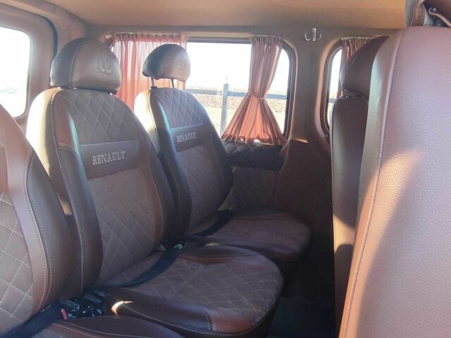 Белый Рено Трафик, объемом двигателя 0 л и пробегом 280 тыс. км за 10500 $, фото 10 на Automoto.ua