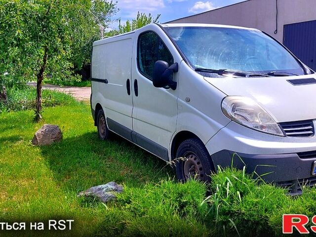 Белый Рено Трафик, объемом двигателя 2 л и пробегом 334 тыс. км за 6700 $, фото 2 на Automoto.ua