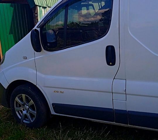 Білий Рено Трафік, об'ємом двигуна 2 л та пробігом 290 тис. км за 8700 $, фото 4 на Automoto.ua