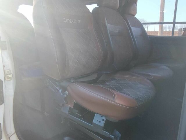 Белый Рено Трафик, объемом двигателя 0 л и пробегом 280 тыс. км за 10500 $, фото 12 на Automoto.ua