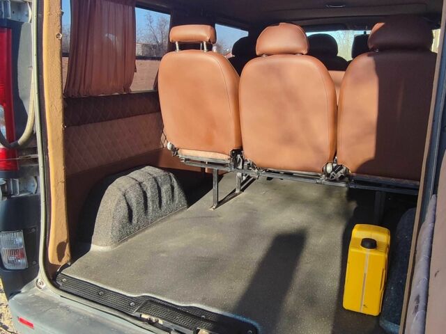 Белый Рено Трафик, объемом двигателя 0 л и пробегом 280 тыс. км за 10500 $, фото 6 на Automoto.ua