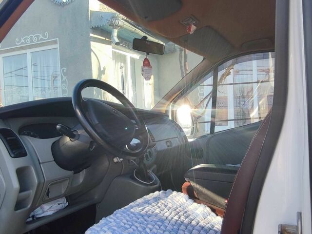 Белый Рено Трафик, объемом двигателя 0 л и пробегом 280 тыс. км за 10500 $, фото 16 на Automoto.ua