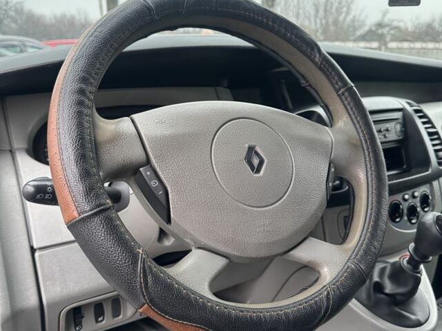 Белый Рено Трафик, объемом двигателя 2 л и пробегом 386 тыс. км за 10900 $, фото 6 на Automoto.ua