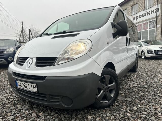 Белый Рено Трафик, объемом двигателя 2 л и пробегом 386 тыс. км за 10900 $, фото 1 на Automoto.ua
