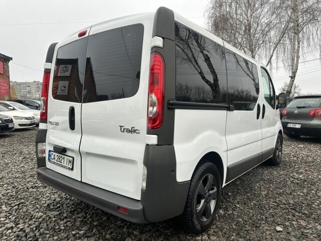 Белый Рено Трафик, объемом двигателя 2 л и пробегом 386 тыс. км за 10900 $, фото 2 на Automoto.ua