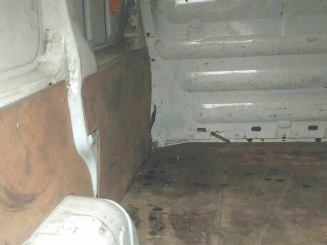 Белый Рено Трафик, объемом двигателя 2 л и пробегом 333 тыс. км за 7700 $, фото 3 на Automoto.ua