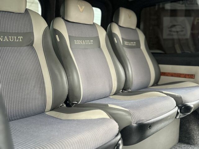 Белый Рено Трафик, объемом двигателя 2 л и пробегом 386 тыс. км за 10900 $, фото 5 на Automoto.ua