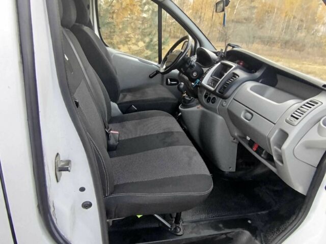 Білий Рено Трафік, об'ємом двигуна 2 л та пробігом 330 тис. км за 10900 $, фото 8 на Automoto.ua