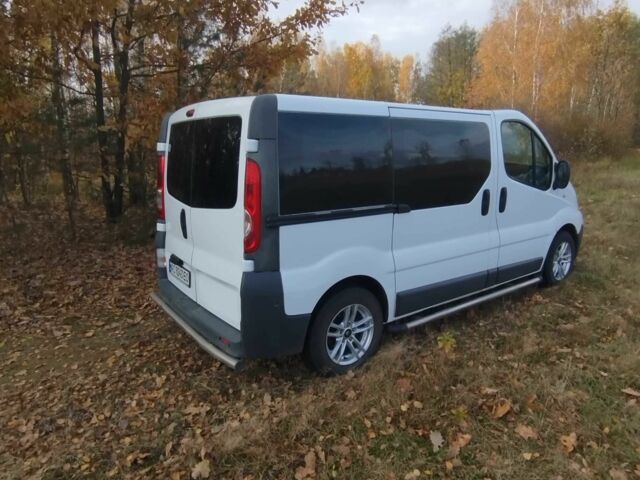 Білий Рено Трафік, об'ємом двигуна 2 л та пробігом 330 тис. км за 10900 $, фото 2 на Automoto.ua