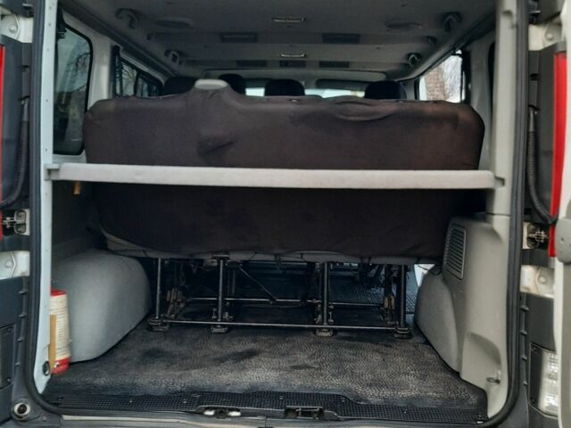 Белый Рено Трафик, объемом двигателя 2 л и пробегом 260 тыс. км за 12000 $, фото 8 на Automoto.ua