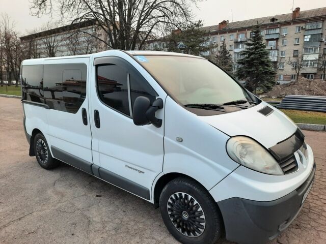 Белый Рено Трафик, объемом двигателя 2 л и пробегом 260 тыс. км за 12000 $, фото 4 на Automoto.ua