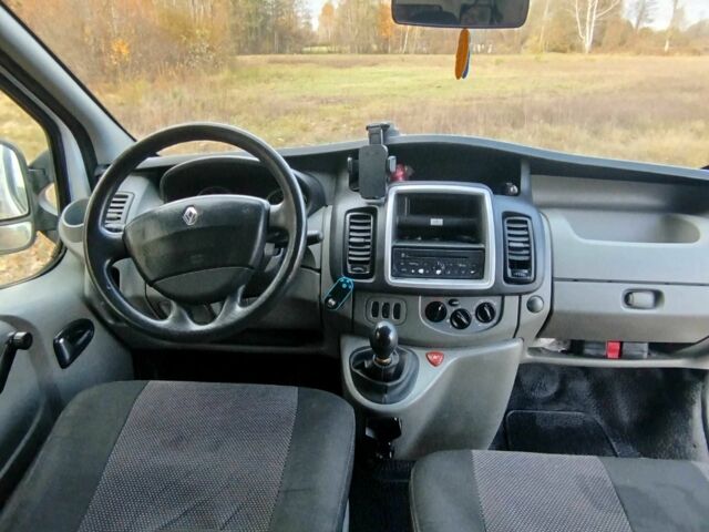Білий Рено Трафік, об'ємом двигуна 2 л та пробігом 330 тис. км за 10900 $, фото 7 на Automoto.ua