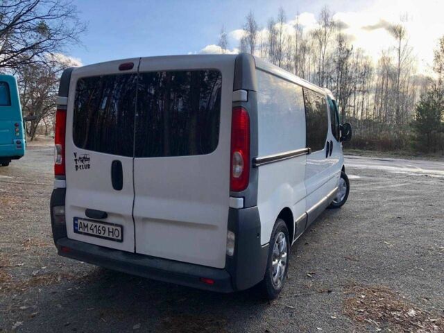 Белый Рено Трафик, объемом двигателя 2 л и пробегом 346 тыс. км за 9400 $, фото 1 на Automoto.ua