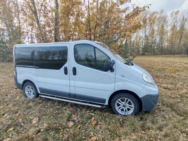 Білий Рено Трафік, об'ємом двигуна 2 л та пробігом 330 тис. км за 10900 $, фото 4 на Automoto.ua