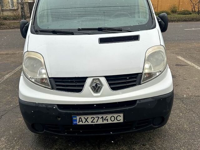 Белый Рено Трафик, объемом двигателя 2 л и пробегом 283 тыс. км за 9500 $, фото 7 на Automoto.ua