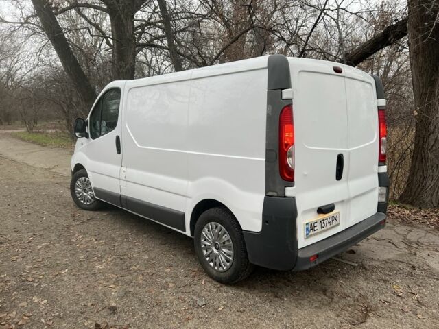 Белый Рено Трафик, объемом двигателя 2 л и пробегом 260 тыс. км за 10600 $, фото 2 на Automoto.ua