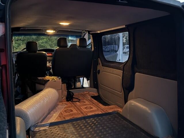 Белый Рено Трафик, объемом двигателя 2 л и пробегом 205 тыс. км за 11200 $, фото 4 на Automoto.ua