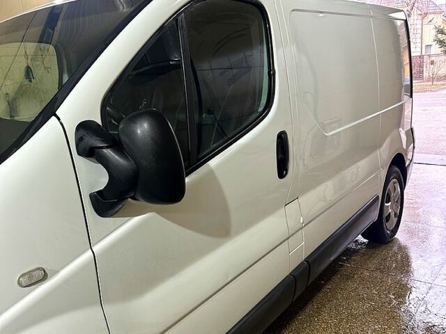 Белый Рено Трафик, объемом двигателя 2 л и пробегом 283 тыс. км за 9500 $, фото 1 на Automoto.ua