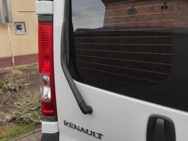 Белый Рено Трафик, объемом двигателя 2 л и пробегом 305 тыс. км за 16100 $, фото 7 на Automoto.ua