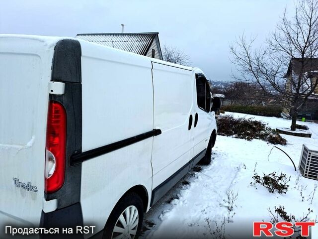 Білий Рено Трафік, об'ємом двигуна 2 л та пробігом 316 тис. км за 8900 $, фото 2 на Automoto.ua