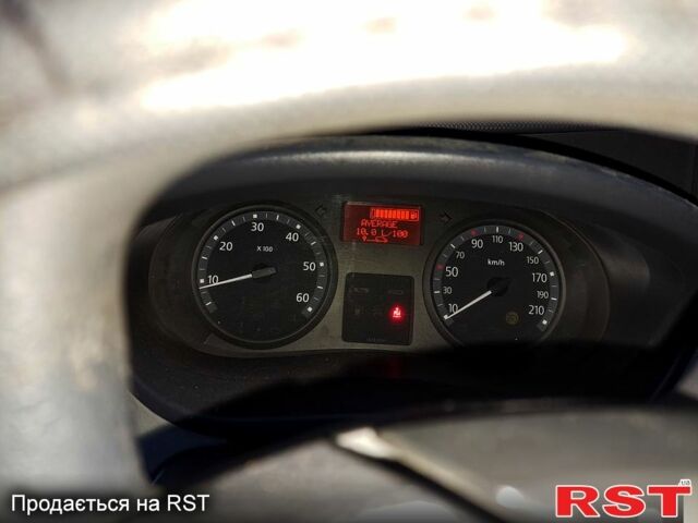 Белый Рено Трафик, объемом двигателя 2 л и пробегом 316 тыс. км за 8900 $, фото 10 на Automoto.ua