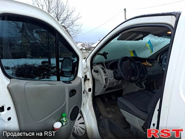 Белый Рено Трафик, объемом двигателя 2 л и пробегом 316 тыс. км за 8900 $, фото 7 на Automoto.ua