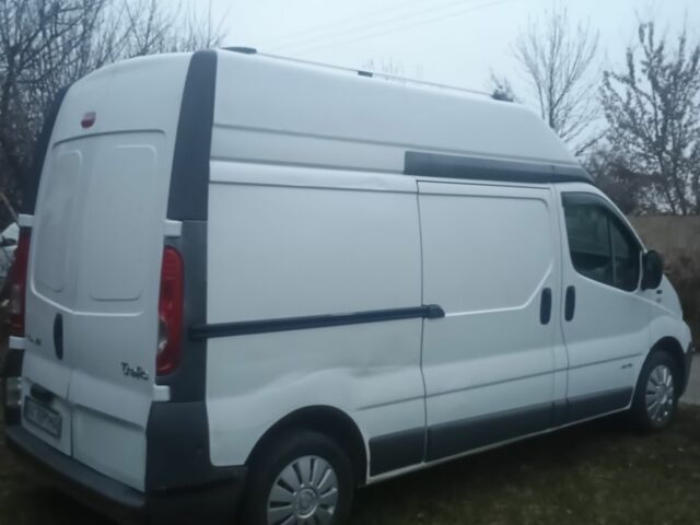 Білий Рено Трафік, об'ємом двигуна 2 л та пробігом 230 тис. км за 10200 $, фото 2 на Automoto.ua