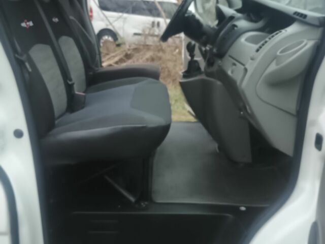 Білий Рено Трафік, об'ємом двигуна 2 л та пробігом 230 тис. км за 10200 $, фото 7 на Automoto.ua