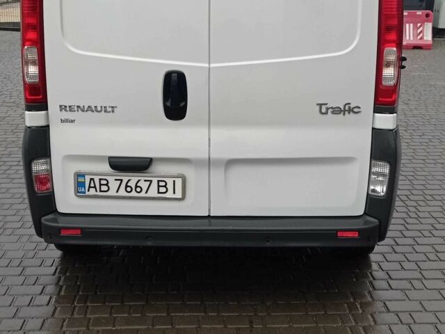 Белый Рено Трафик, объемом двигателя 2 л и пробегом 356 тыс. км за 11230 $, фото 2 на Automoto.ua