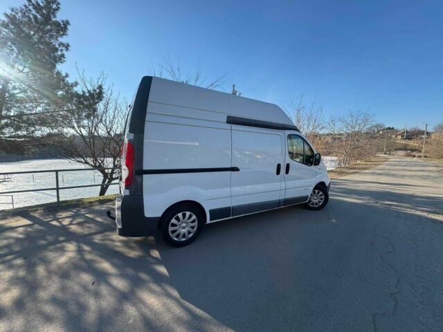 Белый Рено Трафик, объемом двигателя 2 л и пробегом 333 тыс. км за 8000 $, фото 1 на Automoto.ua