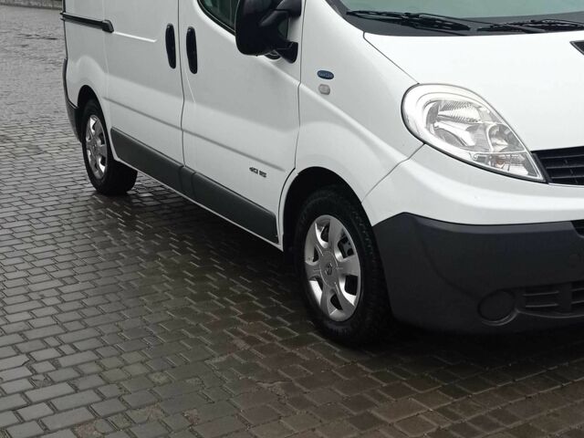 Белый Рено Трафик, объемом двигателя 2 л и пробегом 356 тыс. км за 11230 $, фото 6 на Automoto.ua