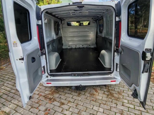 Белый Рено Трафик, объемом двигателя 2 л и пробегом 199 тыс. км за 11900 $, фото 7 на Automoto.ua