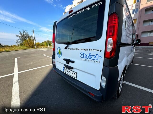 Белый Рено Трафик, объемом двигателя 2 л и пробегом 315 тыс. км за 11500 $, фото 4 на Automoto.ua