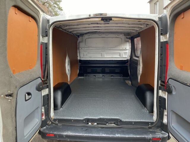 Белый Рено Трафик, объемом двигателя 2 л и пробегом 260 тыс. км за 11300 $, фото 17 на Automoto.ua