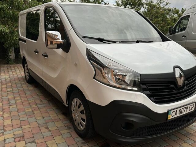 Белый Рено Трафик, объемом двигателя 1.6 л и пробегом 235 тыс. км за 12000 $, фото 6 на Automoto.ua