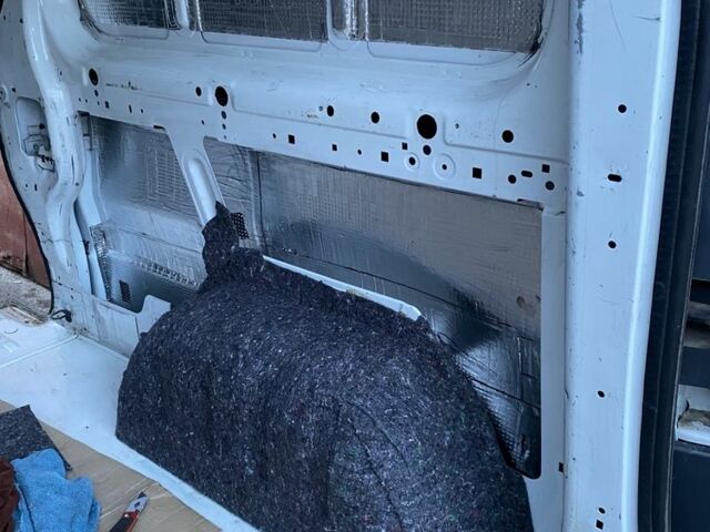 Белый Рено Трафик, объемом двигателя 2 л и пробегом 260 тыс. км за 11300 $, фото 10 на Automoto.ua