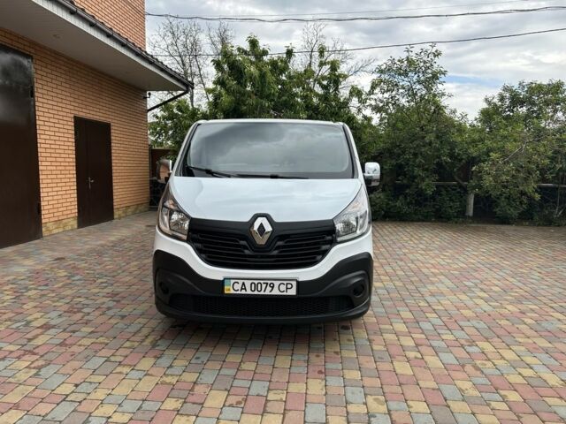 Белый Рено Трафик, объемом двигателя 1.6 л и пробегом 235 тыс. км за 12000 $, фото 1 на Automoto.ua