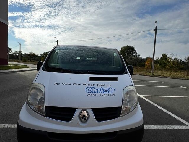 Белый Рено Трафик, объемом двигателя 2 л и пробегом 315 тыс. км за 11500 $, фото 3 на Automoto.ua