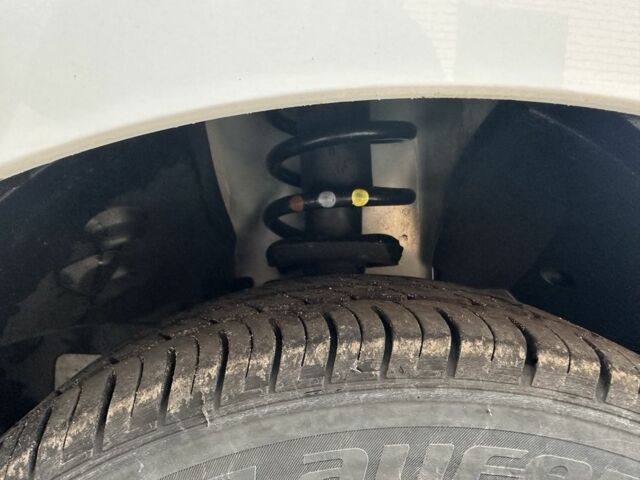 Белый Рено Трафик, объемом двигателя 1.6 л и пробегом 235 тыс. км за 12000 $, фото 2 на Automoto.ua