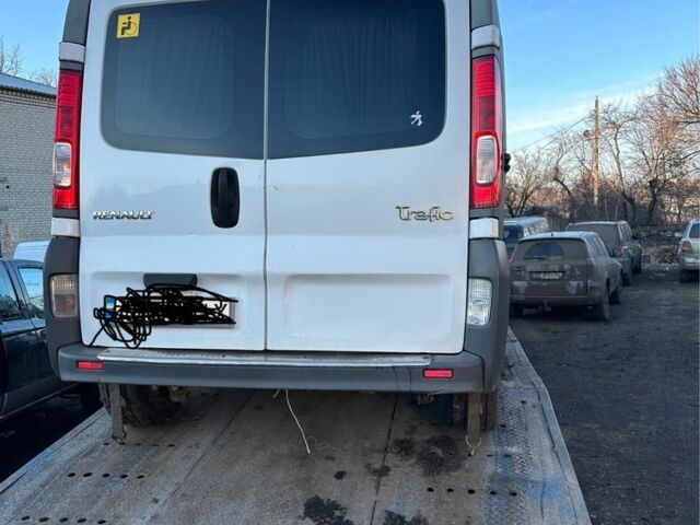 Белый Рено Трафик, объемом двигателя 0 л и пробегом 300 тыс. км за 5000 $, фото 2 на Automoto.ua