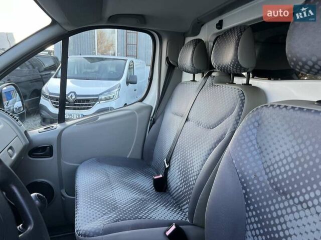 Белый Рено Трафик, объемом двигателя 20 л и пробегом 249 тыс. км за 9999 $, фото 13 на Automoto.ua