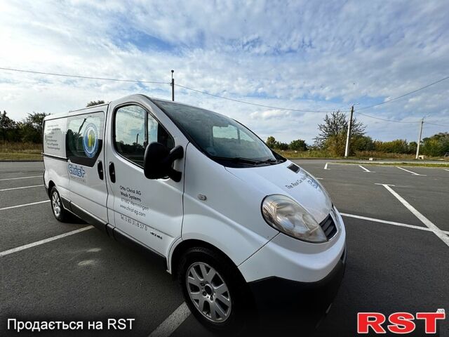 Белый Рено Трафик, объемом двигателя 2 л и пробегом 315 тыс. км за 11500 $, фото 2 на Automoto.ua