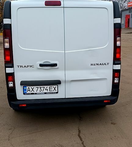 Білий Рено Трафік, об'ємом двигуна 1.6 л та пробігом 380 тис. км за 10500 $, фото 2 на Automoto.ua