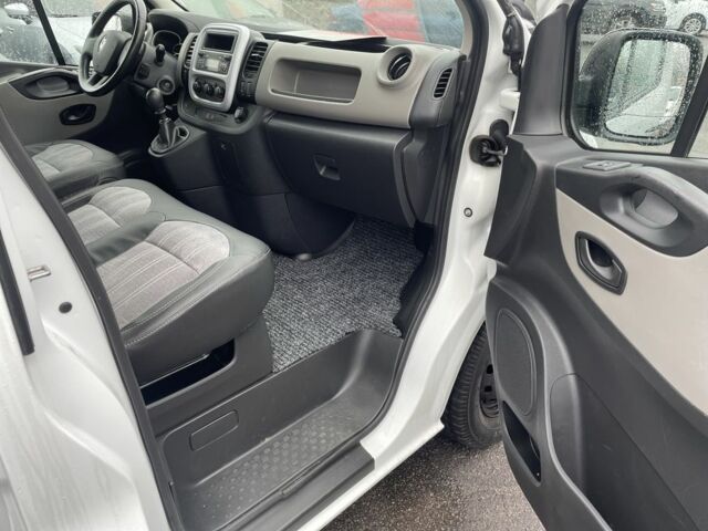 Белый Рено Трафик, объемом двигателя 1.6 л и пробегом 287 тыс. км за 14200 $, фото 5 на Automoto.ua