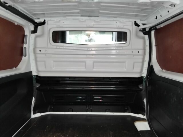 Белый Рено Трафик, объемом двигателя 1.6 л и пробегом 247 тыс. км за 12300 $, фото 7 на Automoto.ua