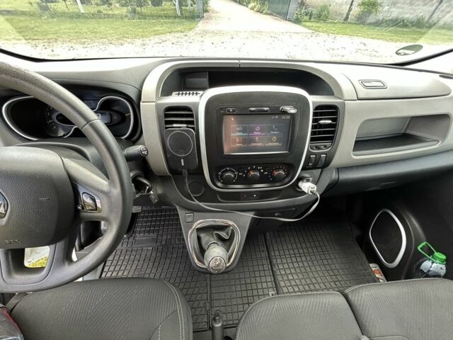 Білий Рено Трафік, об'ємом двигуна 1.6 л та пробігом 210 тис. км за 12500 $, фото 7 на Automoto.ua