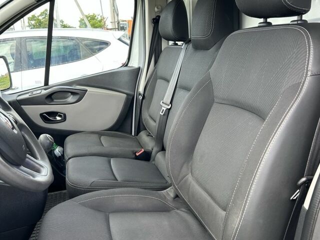 Білий Рено Трафік, об'ємом двигуна 1.6 л та пробігом 210 тис. км за 12500 $, фото 5 на Automoto.ua