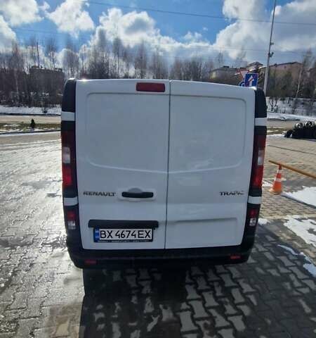 Белый Рено Трафик, объемом двигателя 1.6 л и пробегом 175 тыс. км за 18000 $, фото 3 на Automoto.ua